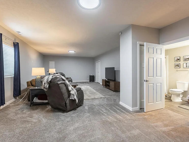 6420 Kyla Dr — Photo 23