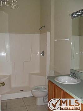 5th image of 205 Schoolside Dr