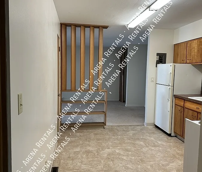 322 N 1st St #202 — Photo 4