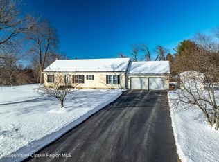 38 Orchard Grove Lane, Hudson, NY 12534