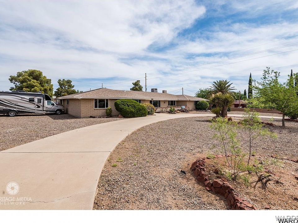 1st image of 1575 E Sierra Vista Ave