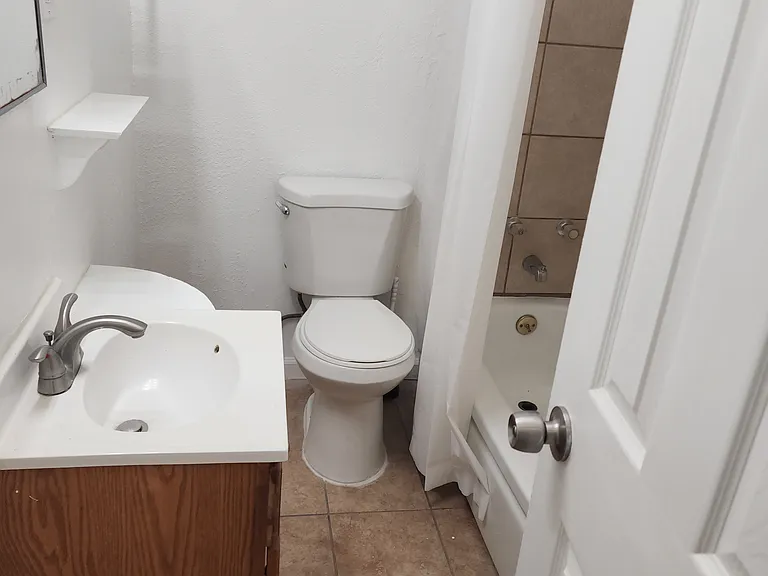 1005 Callen St — Photo 4