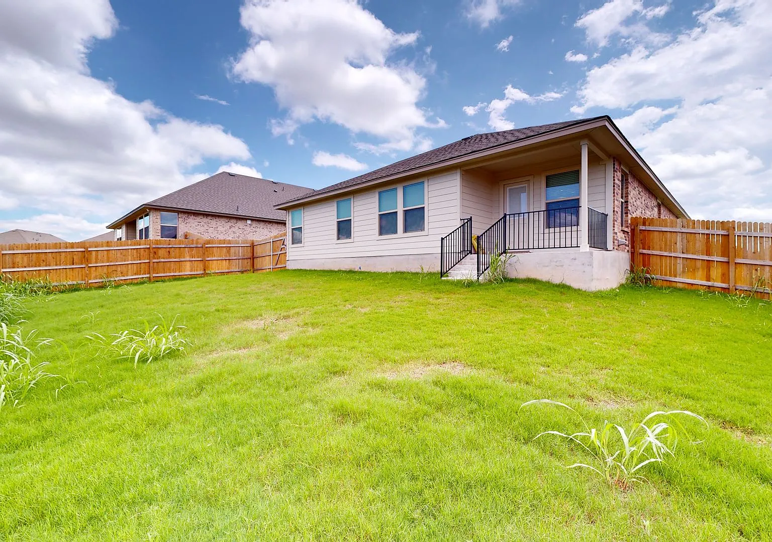 Price Improvement $1950 With A Pool! — Photo 4