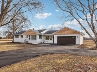 S104W15103 Loomis Dr, Muskego, WI 53150
