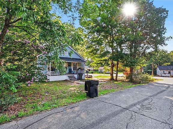 4th image of 1005 Ava St