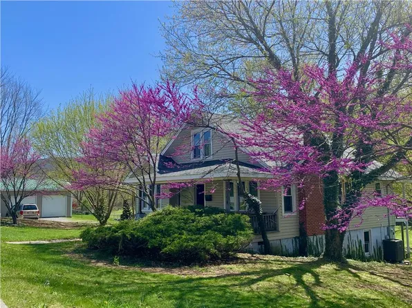 725 S 1st St, Wytheville, VA 24382