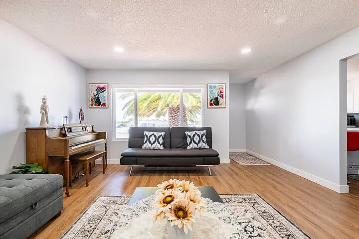 3196 Crescent Ave — Photo 12
