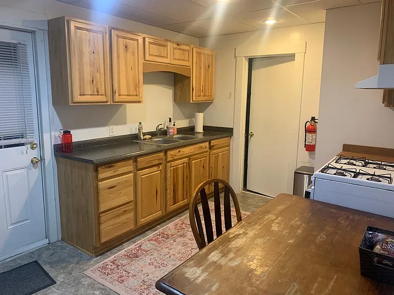 139 E Spencer St #A — Photo 7
