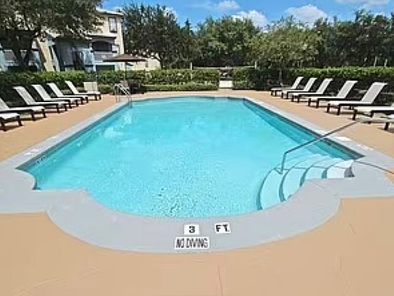 3rd image of 8517 Island Breeze Ln Unit 204