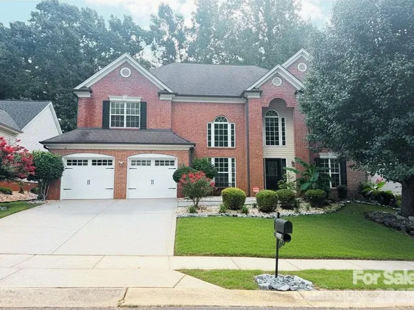 8398 Bampton Dr, Concord, NC 28027