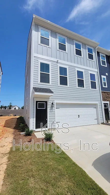 4 bed, 3.5 bath, 2439 sqft, $2,250 — Photo 1