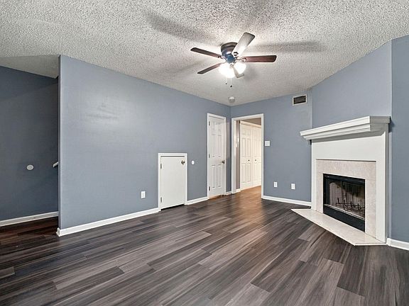 4th image of 1809 Reservoir Rd