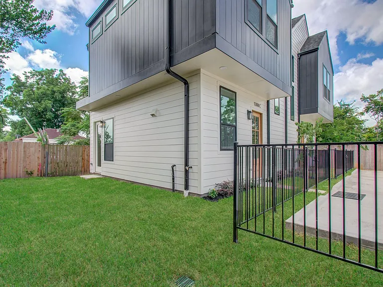 1308 Tarley St #D — Photo 21