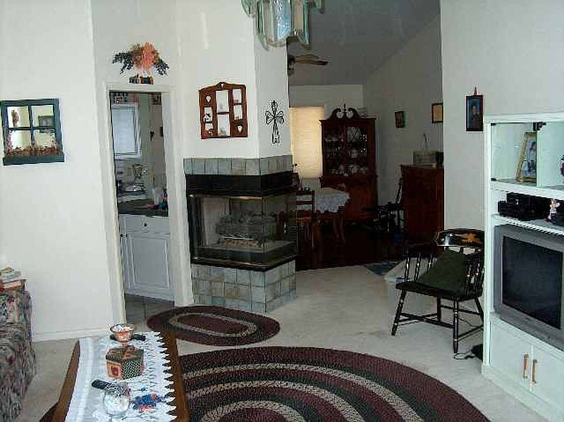 4th image of 281 STOODLEY Place