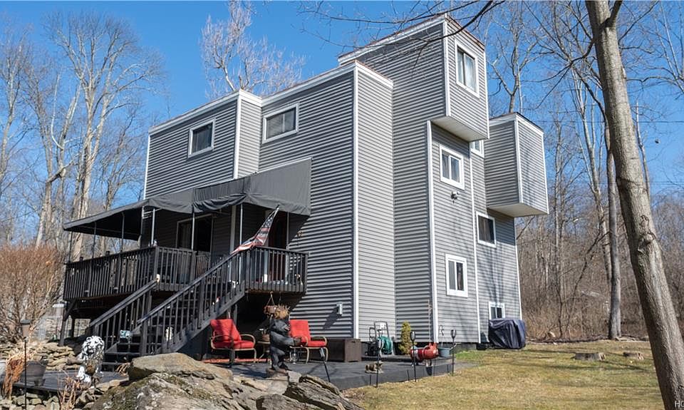 1st image of 67 Weyants Ln