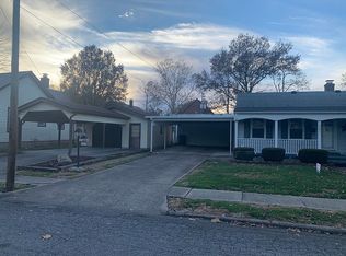 305 NW 4th St, Fairfield, IL 62837