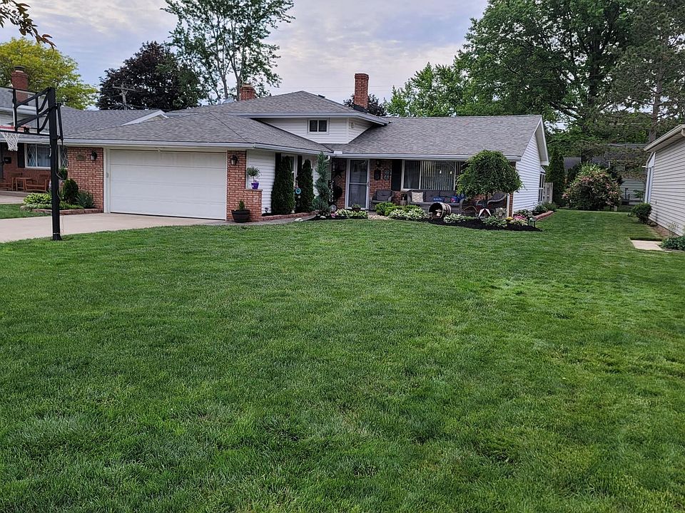 1st image of 24666 Mitchell Dr