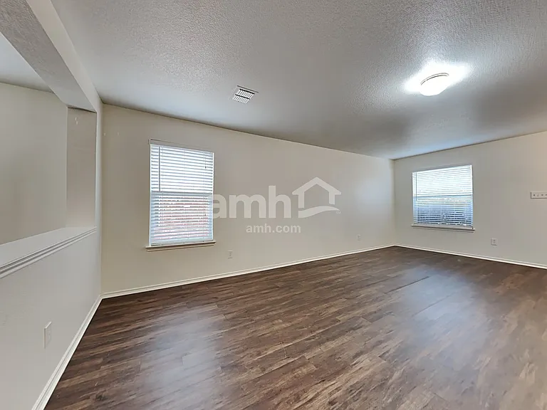 10032 Cougar Trl — Photo 9