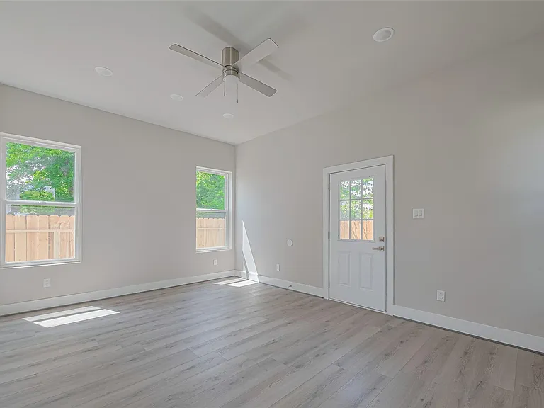 7207 Force St — Photo 6