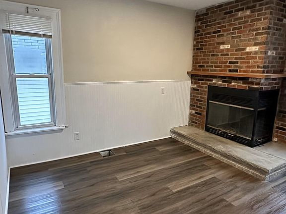 309 Tompkins Living Room