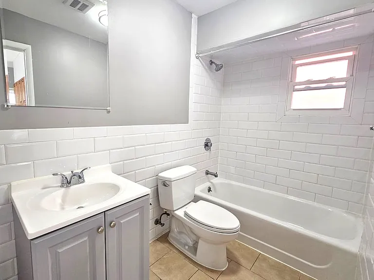 83 W 47th St — Photo 5