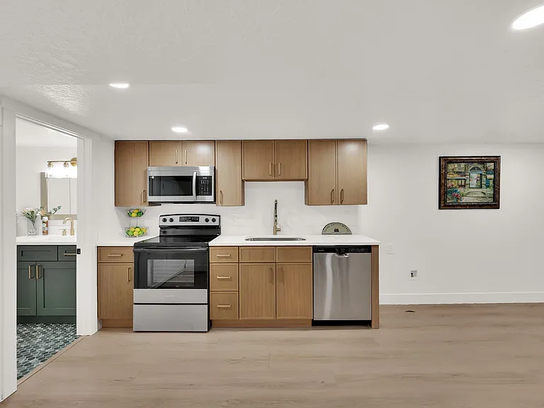 115 W Lester Ave #1 — Photo 4