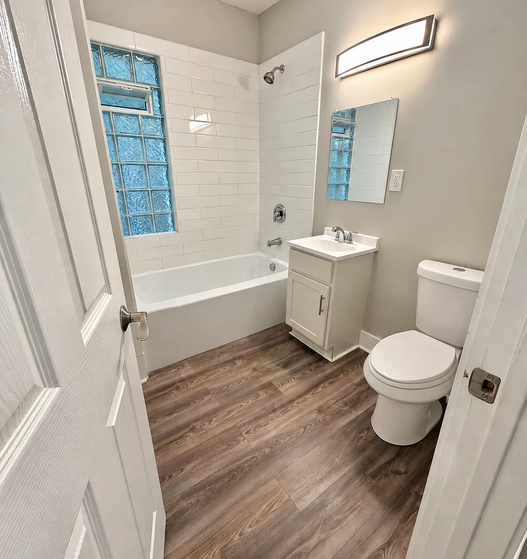 3 bed, 1200 sqft, $1,600 — Photo 1
