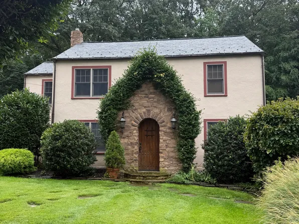 (undisclosed Address), Halesite, NY 11743
