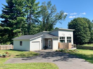 1 Fox Meadow Ln, Stockbridge, MA 01262