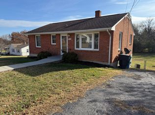 5202 Morwanda St NW, Roanoke, VA 24017