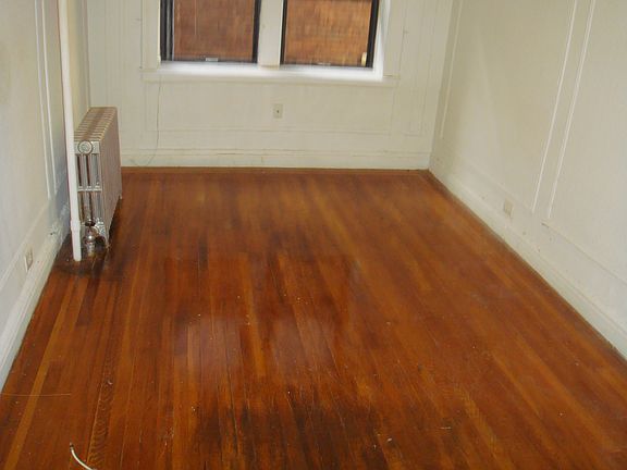 5th image of 26 Bedford Park Blvd E APT F