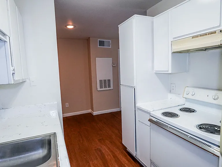 La Esencia Apartments — Photo 4