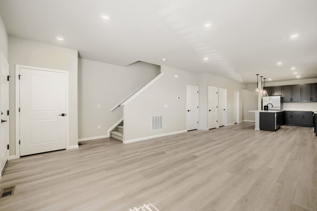 2425 Violet Cress Ln