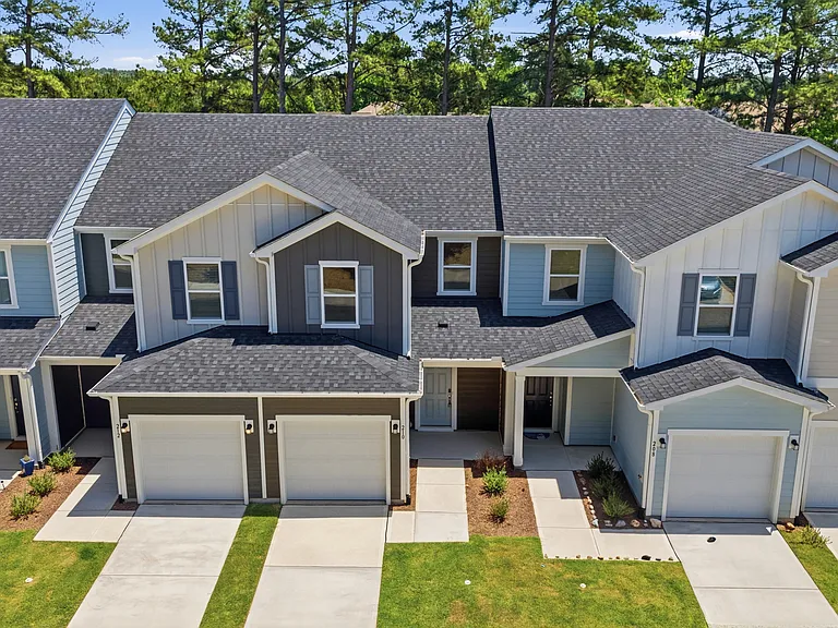 210 Parker Ln — Photo 30