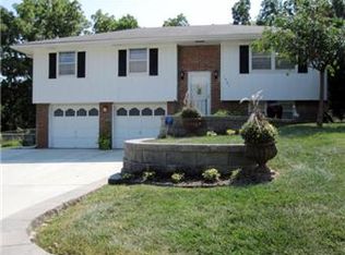 1407 Sanders St, Leavenworth, KS 66048