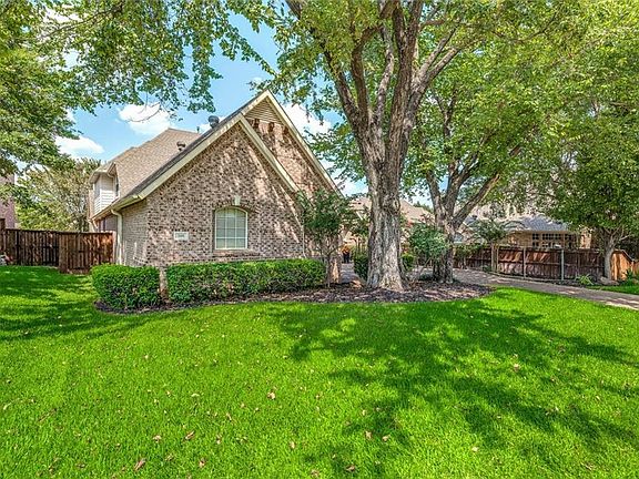 2nd image of 2411 Lakepoint Dr