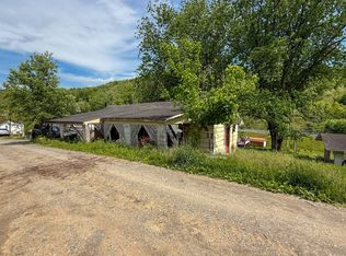 88 Virginia St, Gassaway, WV 26624