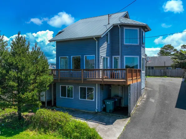 915 SW 11th St, Newport, OR 97365