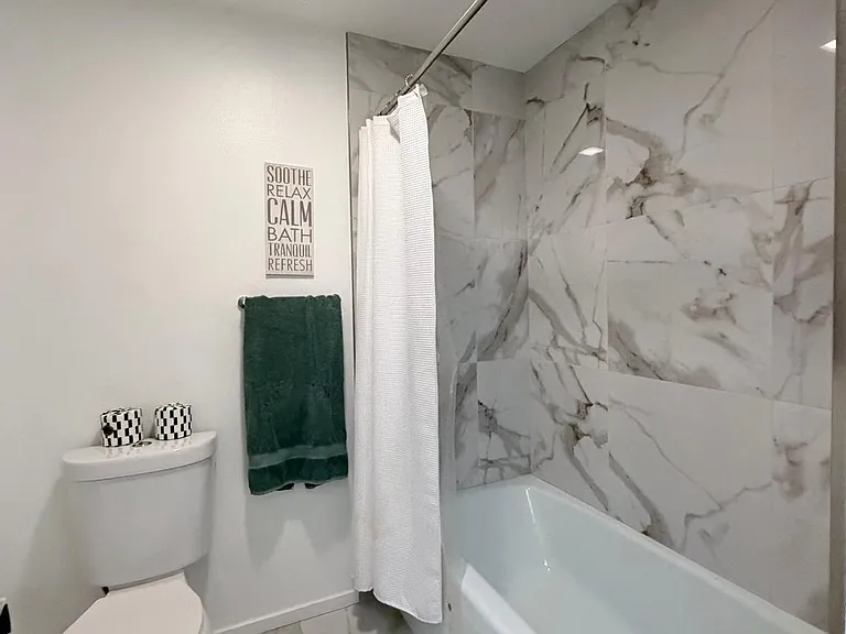 135 Desert West Dr — Photo 21