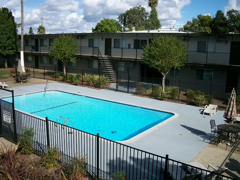 Rancho Terrace — Photo 24