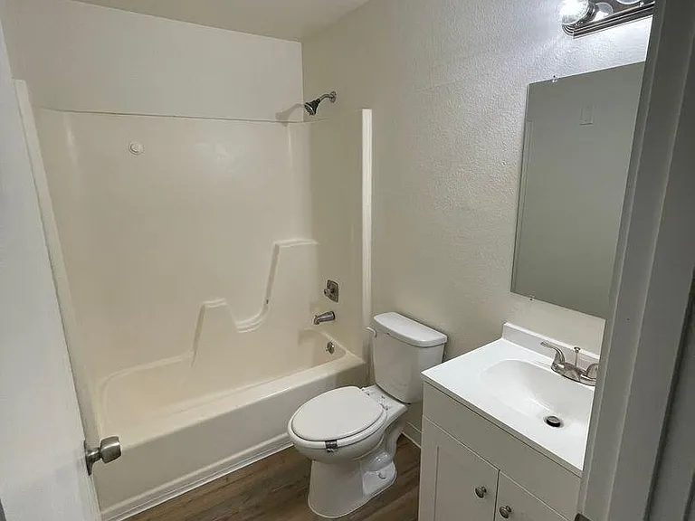 13410 SE Powell Blvd #9 — Photo 15