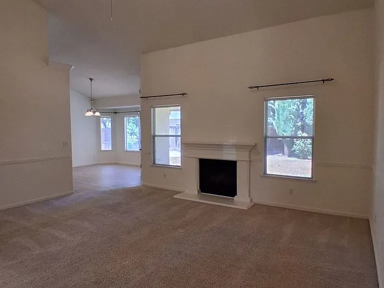 551 Lester Ave — Photo 16