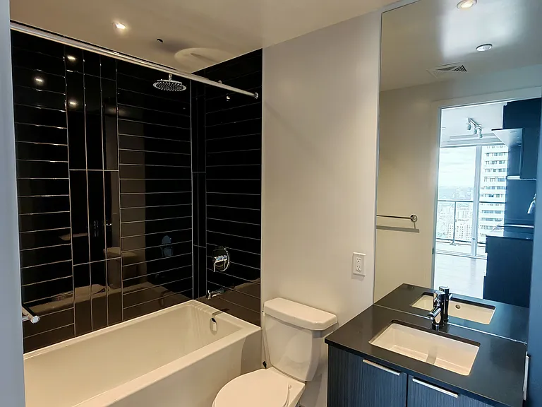 448 Burnhamthorpe Rd W #4808 — Photo 19