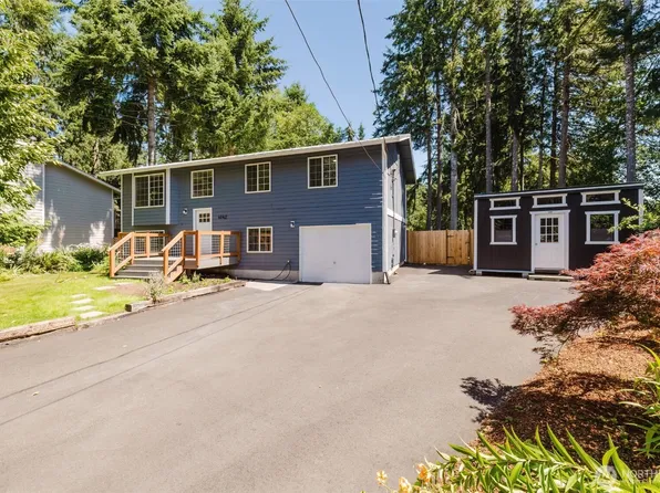 4042 Chinook Place NW, Bremerton, WA 98312