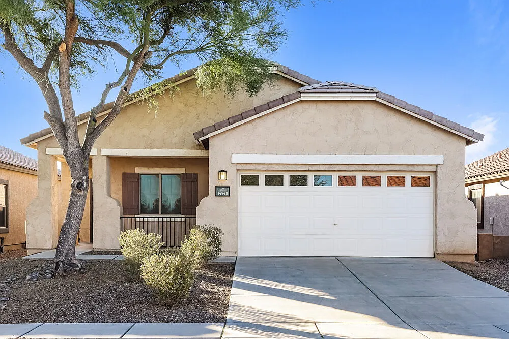 4 bed, 2.0 bath, 1594 sqft, $2,265 — Photo 1