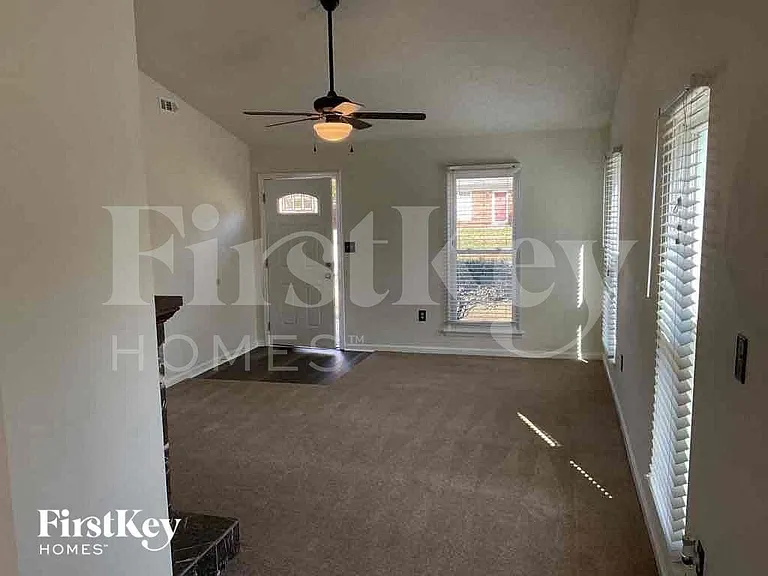 7938 Lindfield Ct — Photo 3