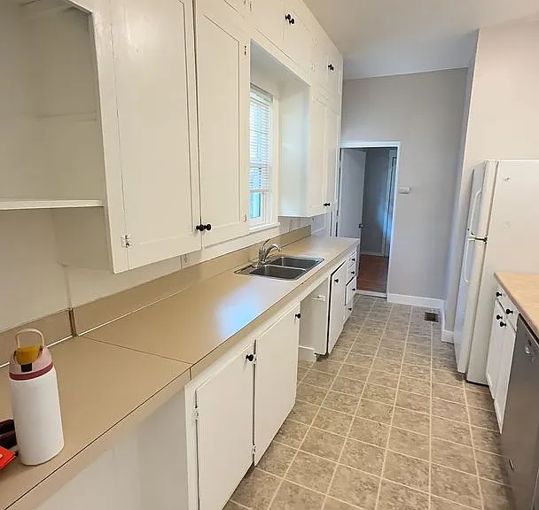 1237 Grant St — Photo 3