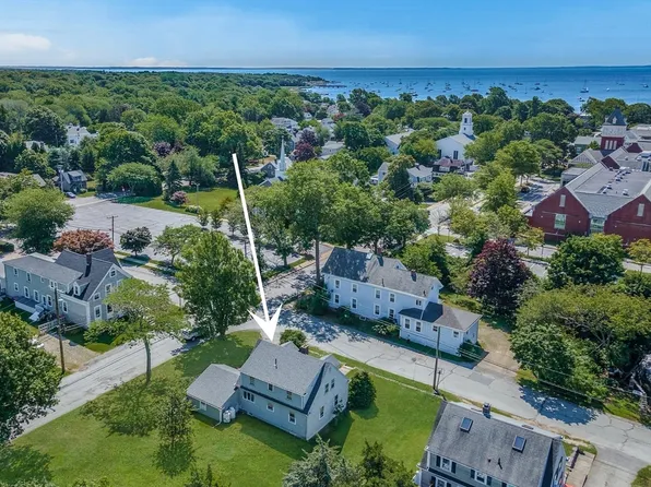 23 Hammond St, Mattapoisett, MA 02739