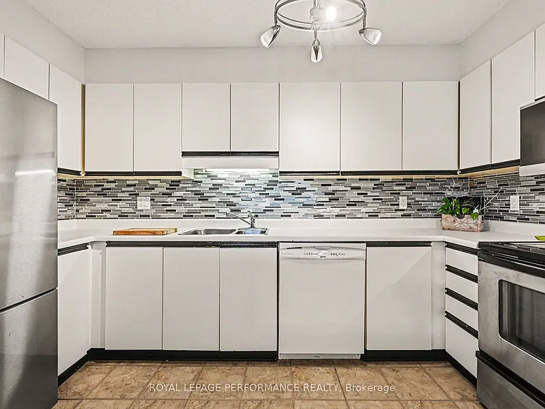 8 Terrace Dr #217 — Photo 7