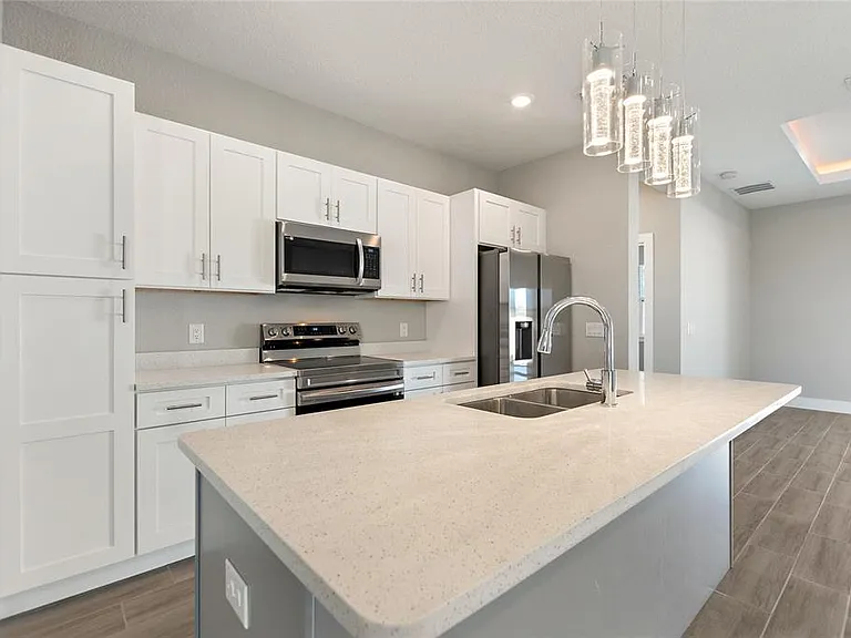 802 James Dr — Photo 11